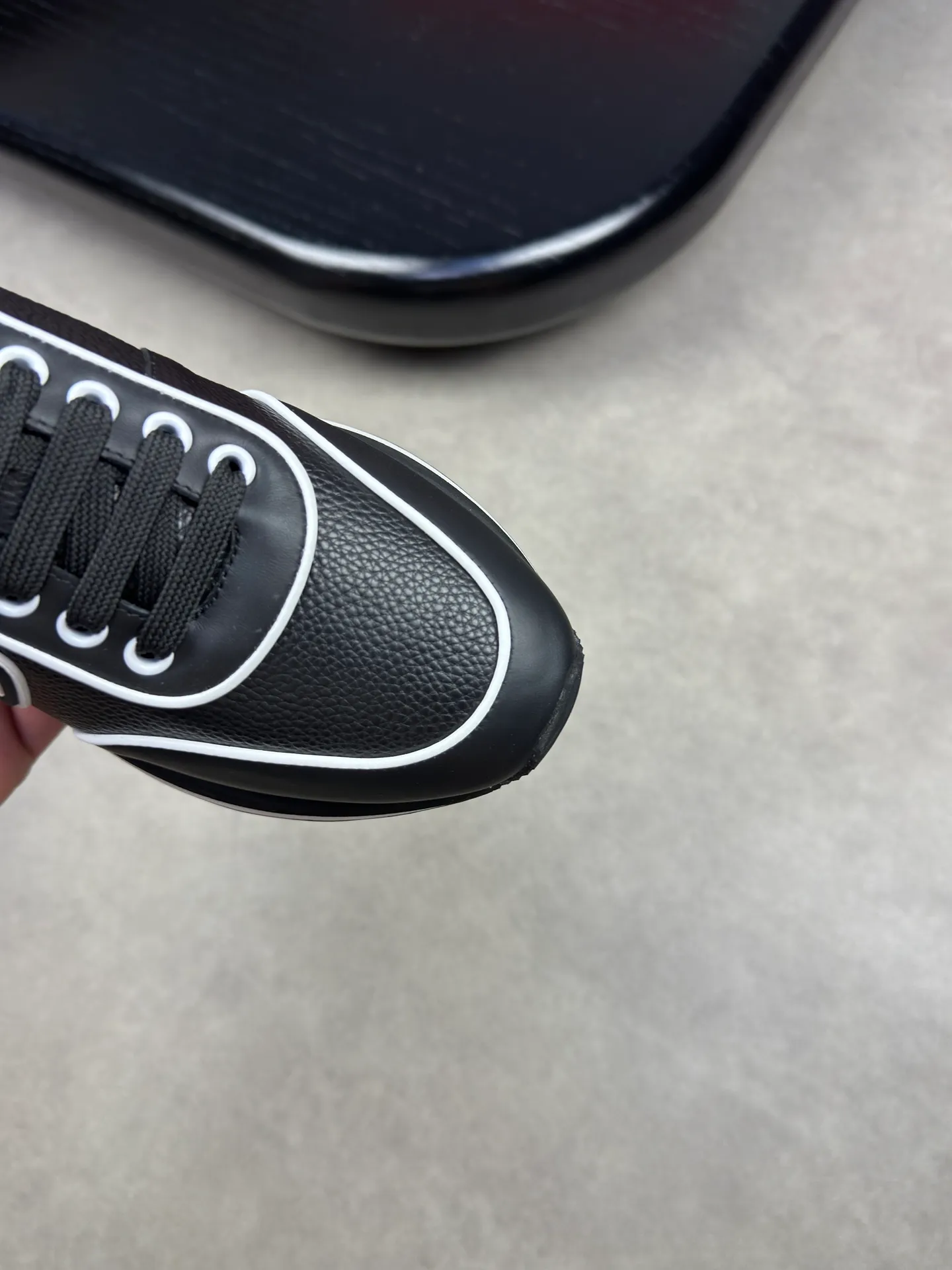[VALENTINO] Valentino men's shoes 💰500💰 - High-end quality original order - Upper: 🔝 Nappa calf leather, tumbled calf leather, sewn brand plastic totem - Lining: brand mesh canvas, foot pad; water-dyed cow leather - Outsole: multi-color wear-resistant velvet·rubber; combined molded outsole -Super high quality control·Fine workmanship: highlighted (high-end·luxury·grade) -Size :38-44 (45 can be customized)·3300